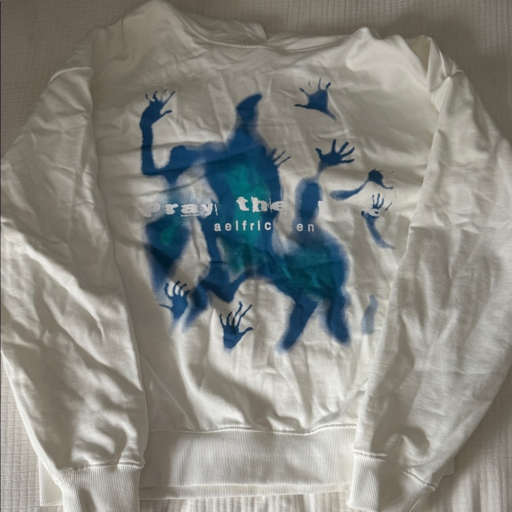 Aelfric Eden White Sweatshirt with Blue Accents